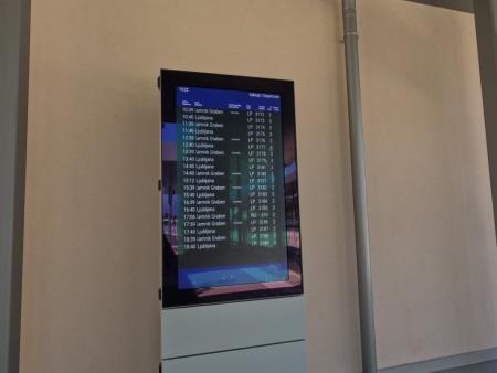 Prenovljena železniška postaja_Miro Pivar (6)